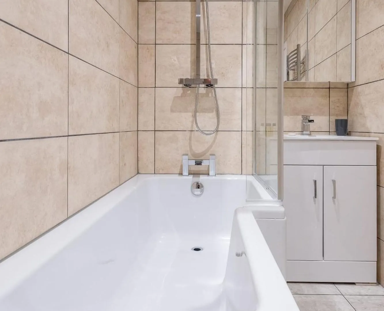 Apartment 'Brighton Heights' Premium Central 2 Bedroom Flat By The Sea