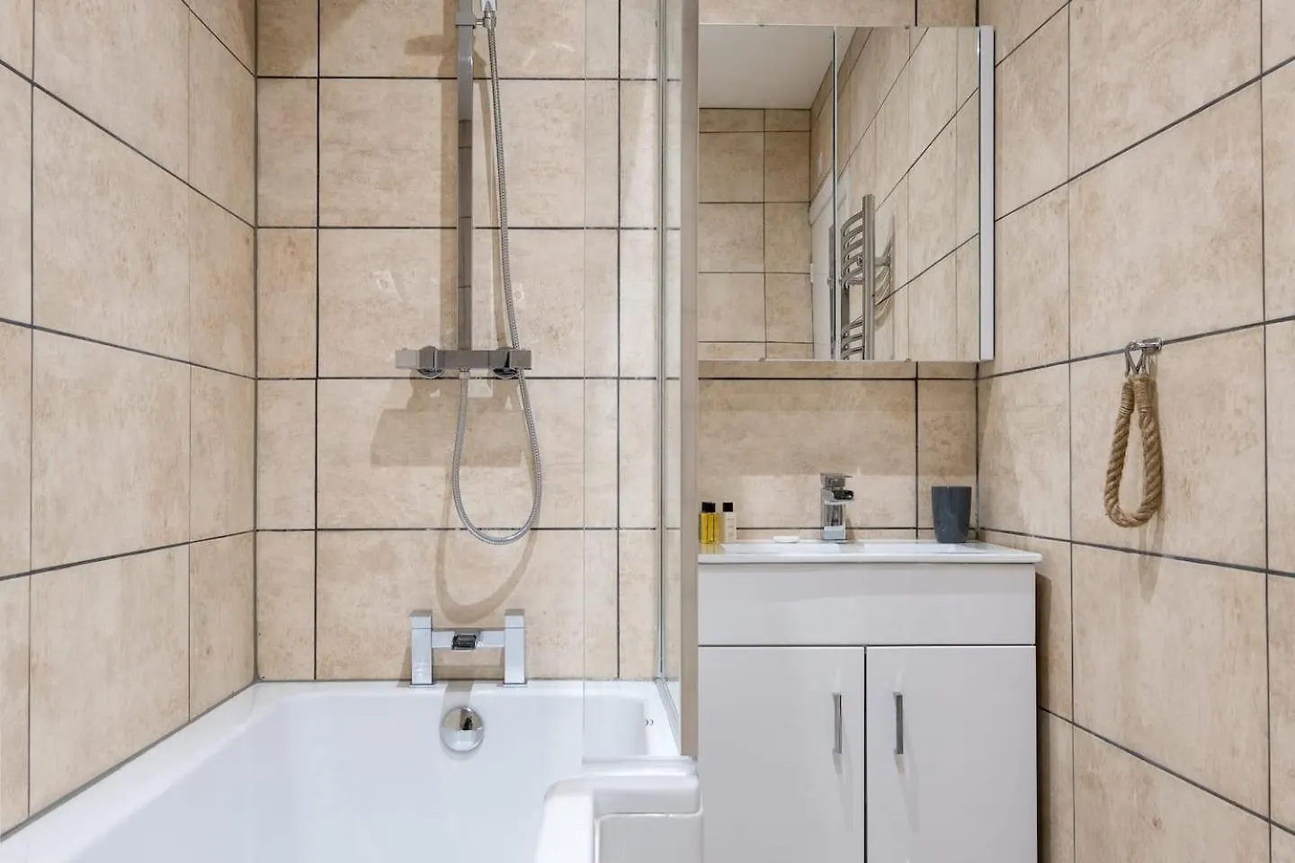 'Brighton Heights' Premium Central 2 Bedroom Flat By The Sea Apartment