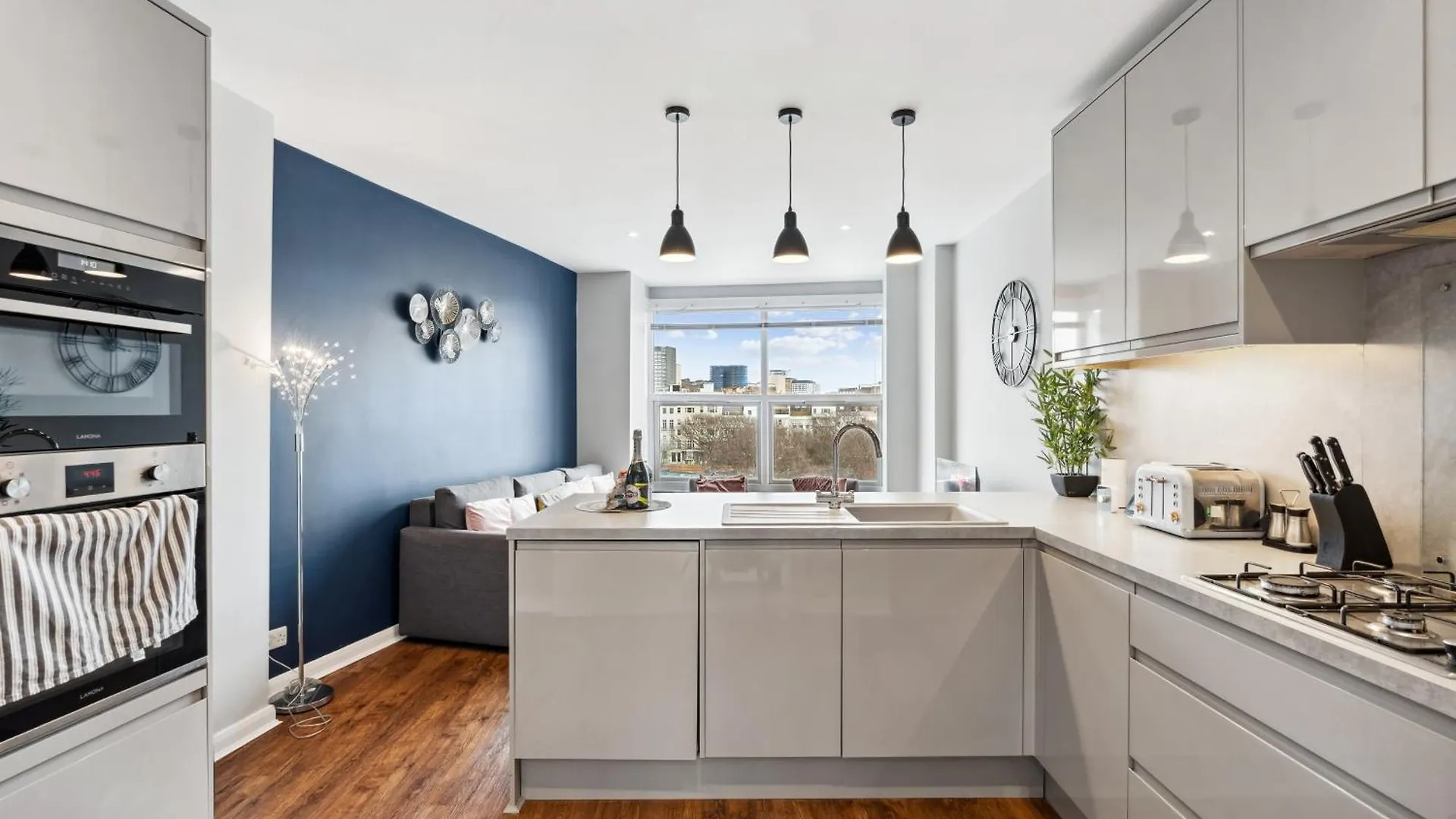 'Brighton Heights' Premium Central 2 Bedroom Flat By The Sea Apartment Brighton